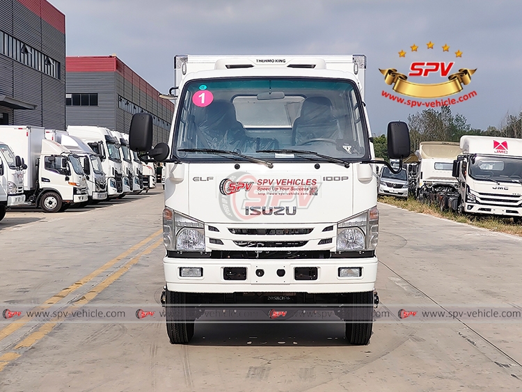 4 Tons Reefer Truck ISUZU - Front Side View